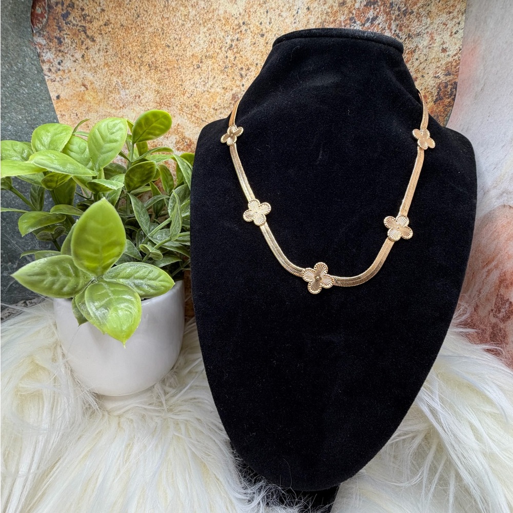 Gold Clover Station Necklace - 18k Gold Filled